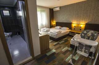 Курортные отели Veykata Resort & Spa Chakalarovo Трехместный номер с видом на горы-1